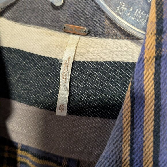 Free People Yellow and Blue Button Top. Size XS - Picture 5 of 6